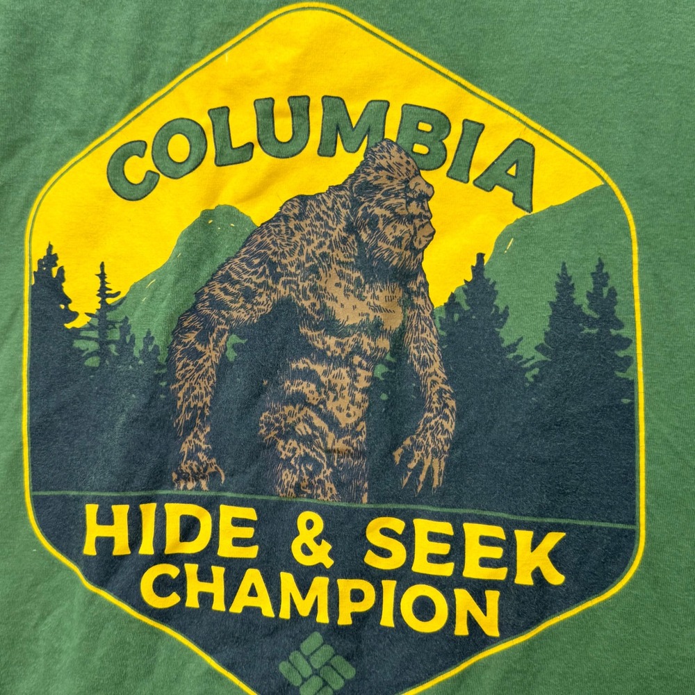 Columbia T-Shirt Mens Large Green Bigfoot Hide & Seek Champion Gorpcore